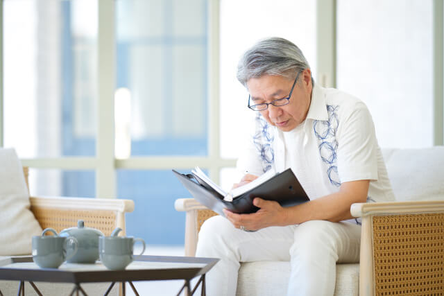 年金月8万円の65歳男性「老後2000万円問題はその通りだった」