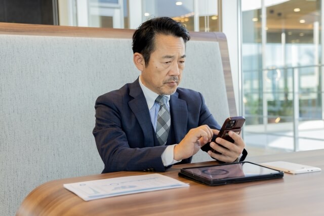 【静かな退職】会社員は資産1億円以上で窓際FIREを目指すべき理由